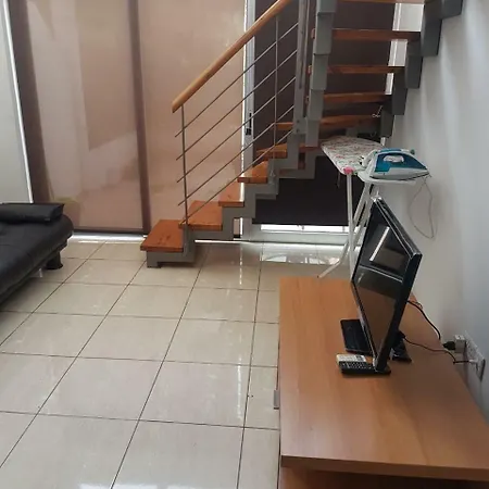 Apartment Bachelor With Private Yard Larnaca